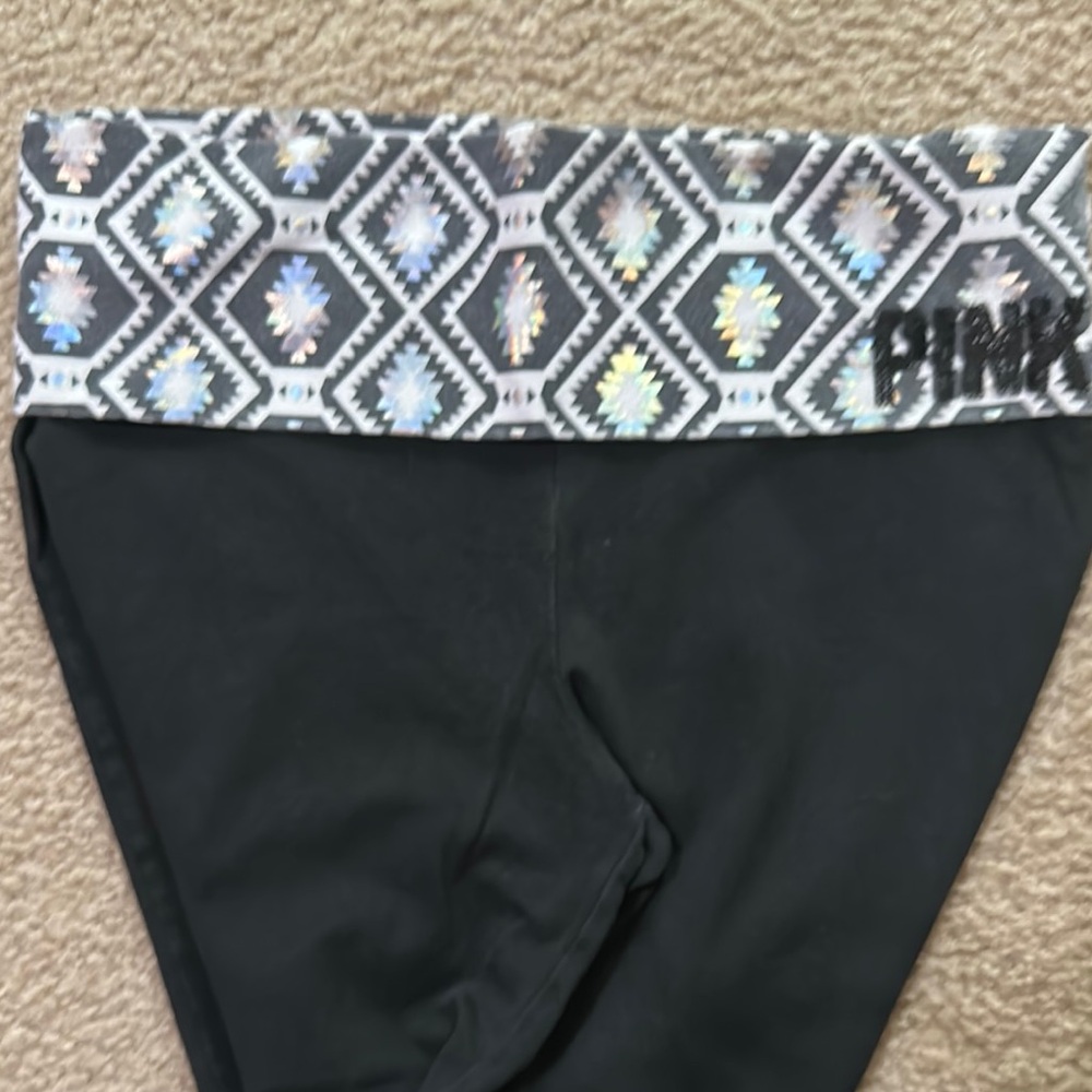 PINK Victoria’s Secret Black Yoga Flare Pants with Patterned Waistband - Size M - Picture 3 of 5